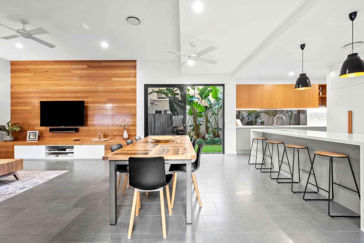 7 Waterline Close Mount Coolum