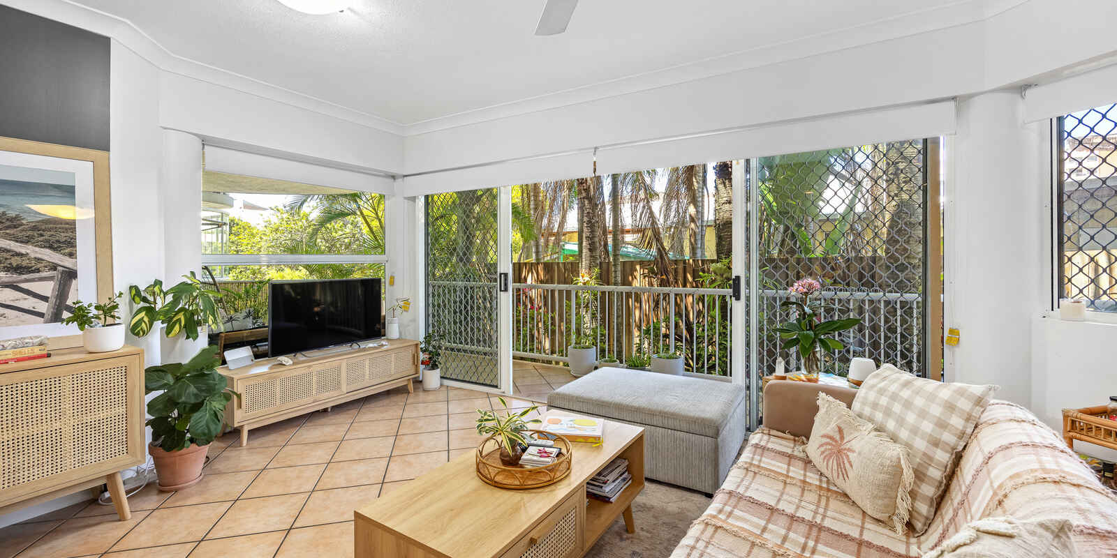 2/23 Beach Road Coolum Beach