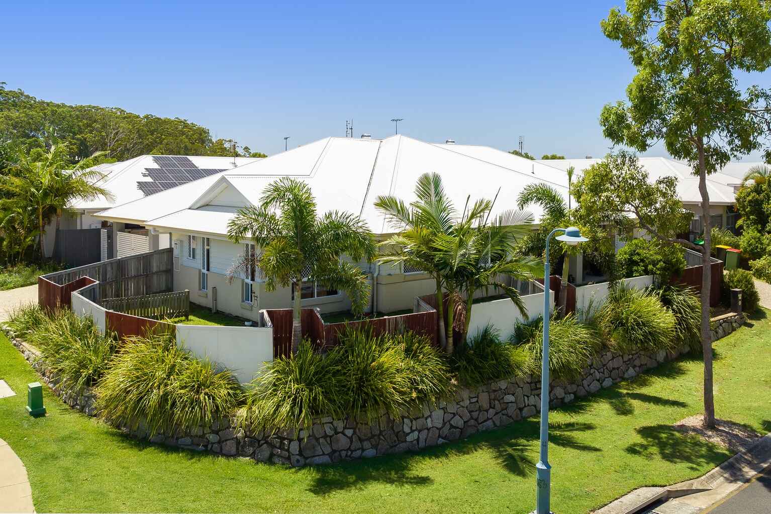 2/1 Feathertail Place Peregian Springs