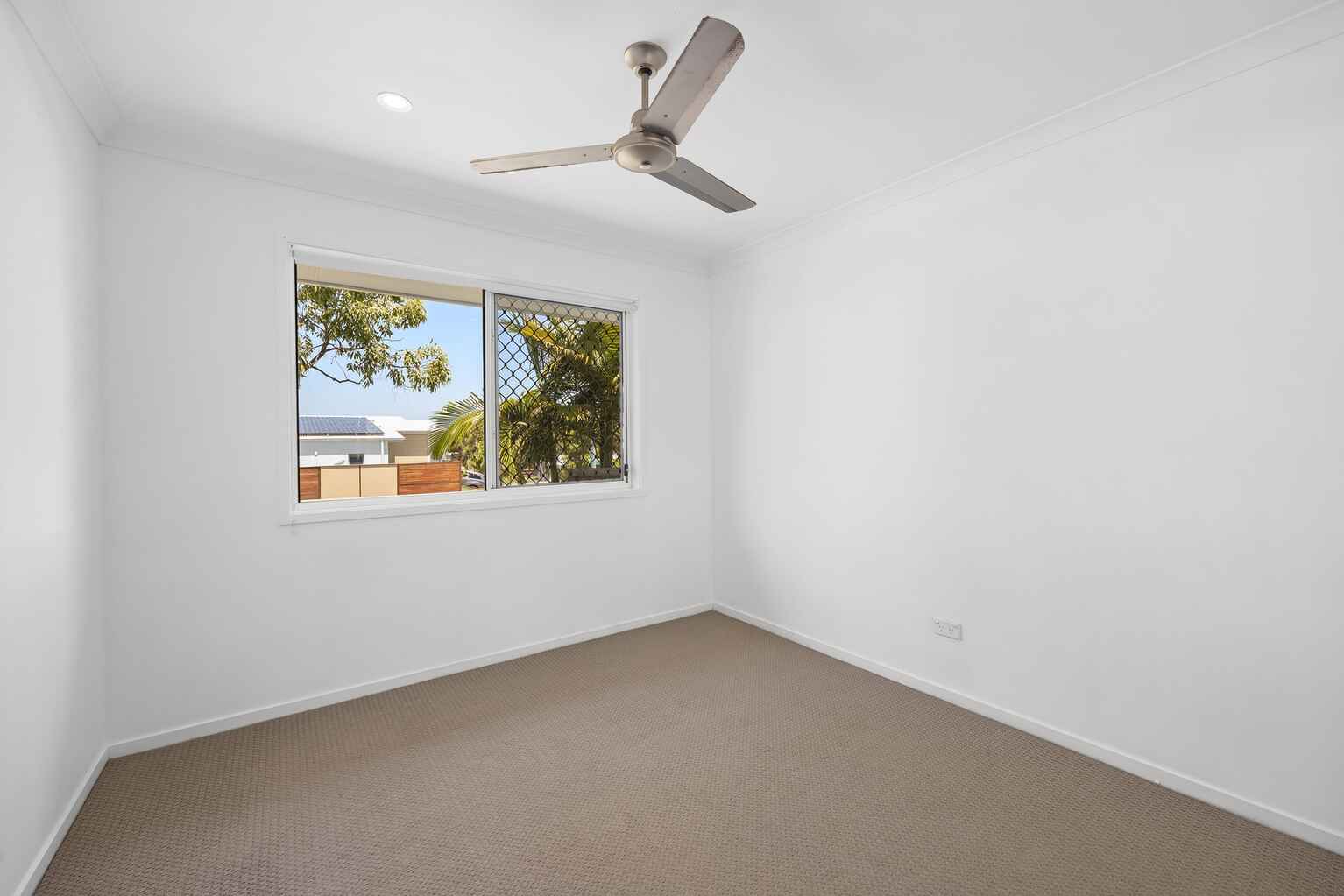 2/1 Feathertail Place Peregian Springs