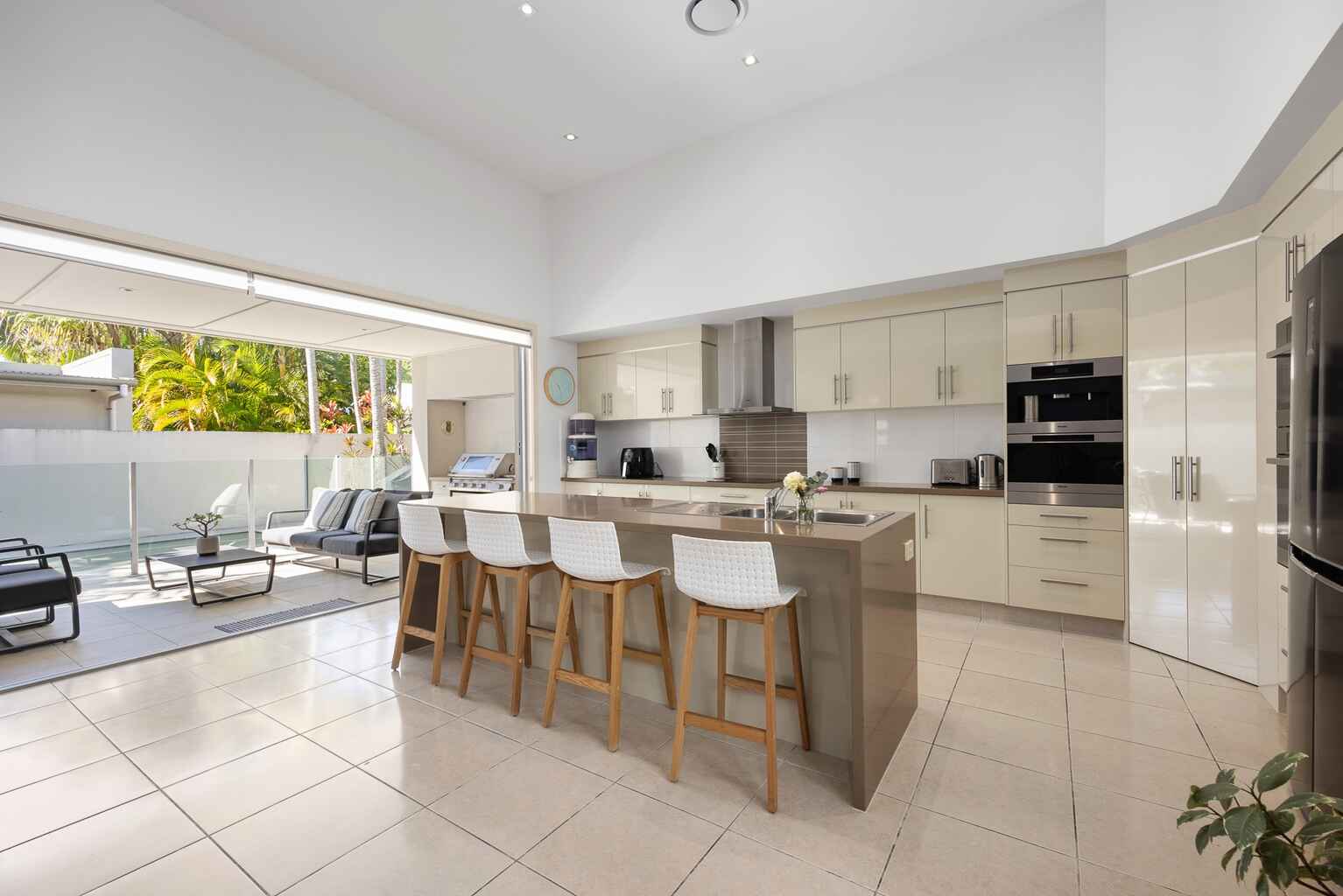 12 Sunset Beach Avenue Yaroomba 12 Sunset Beach Avenue Yaroomba