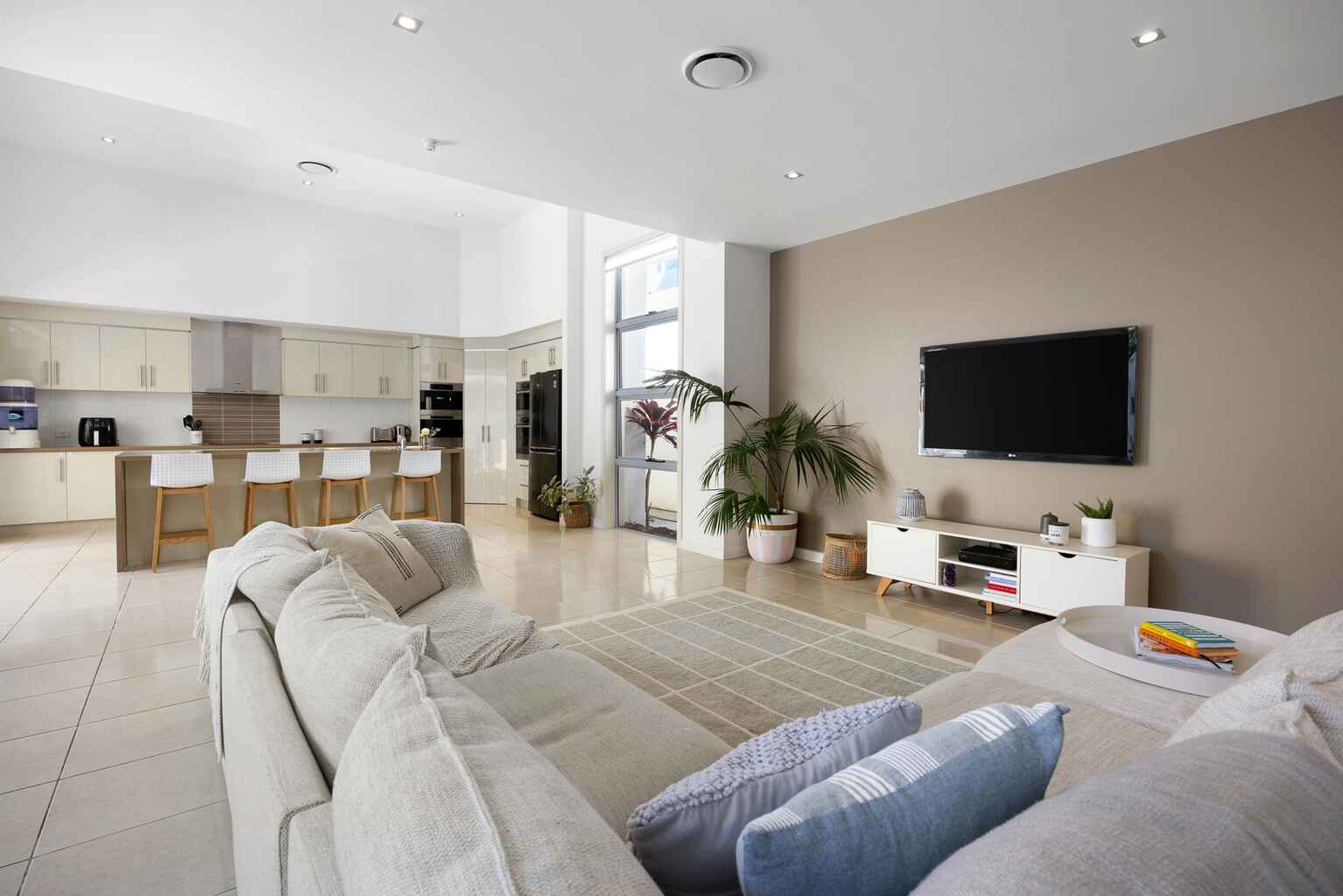 12 Sunset Beach Avenue Yaroomba 12 Sunset Beach Avenue Yaroomba