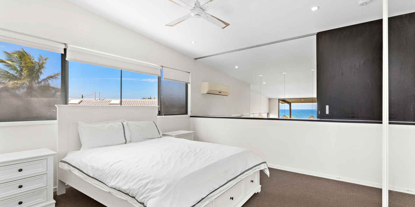 1/32 Corsair Crescent Sunrise Beach 1/32 Corsair Crescent Sunrise Beach