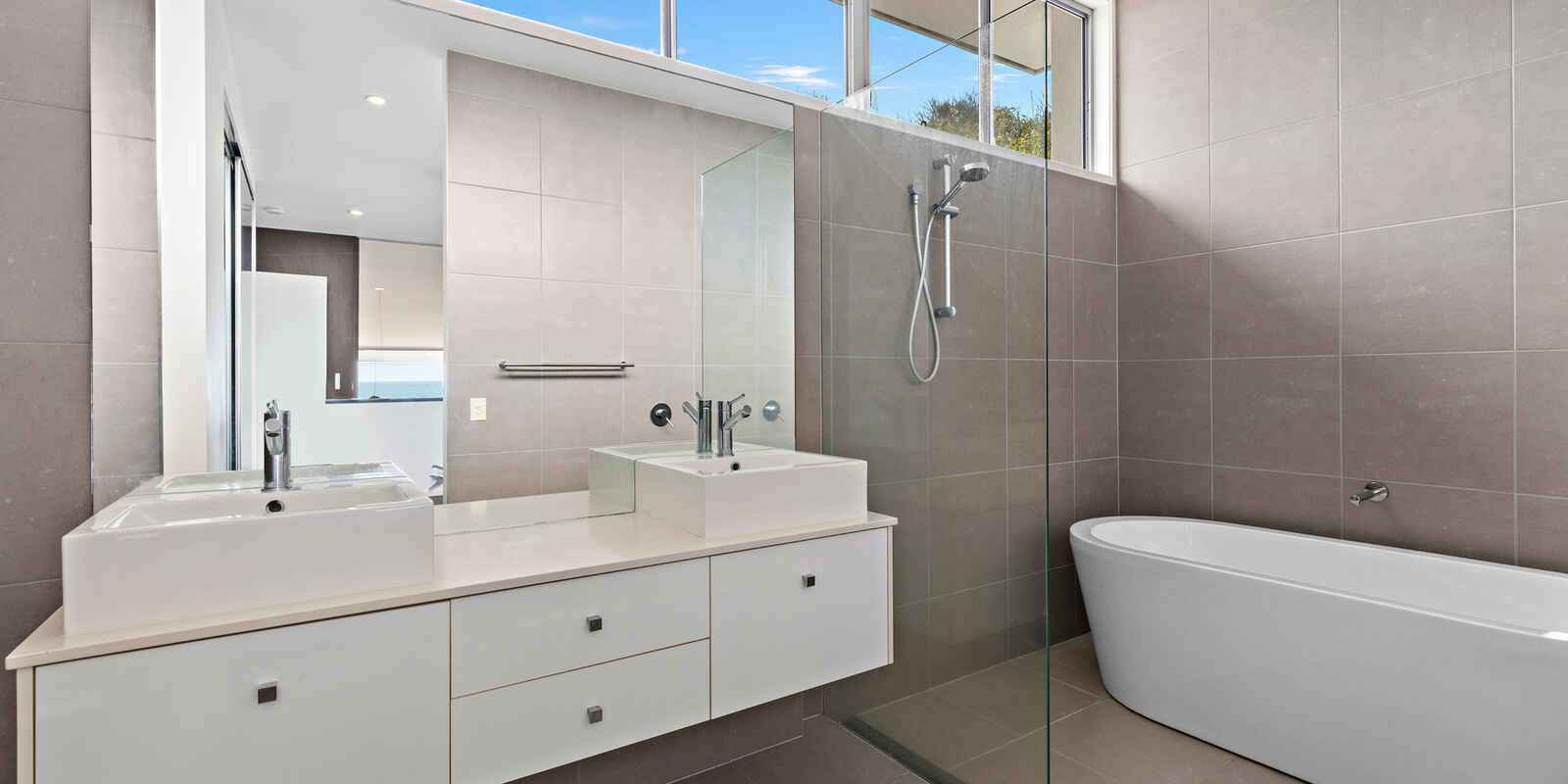 1/32 Corsair Crescent Sunrise Beach 1/32 Corsair Crescent Sunrise Beach