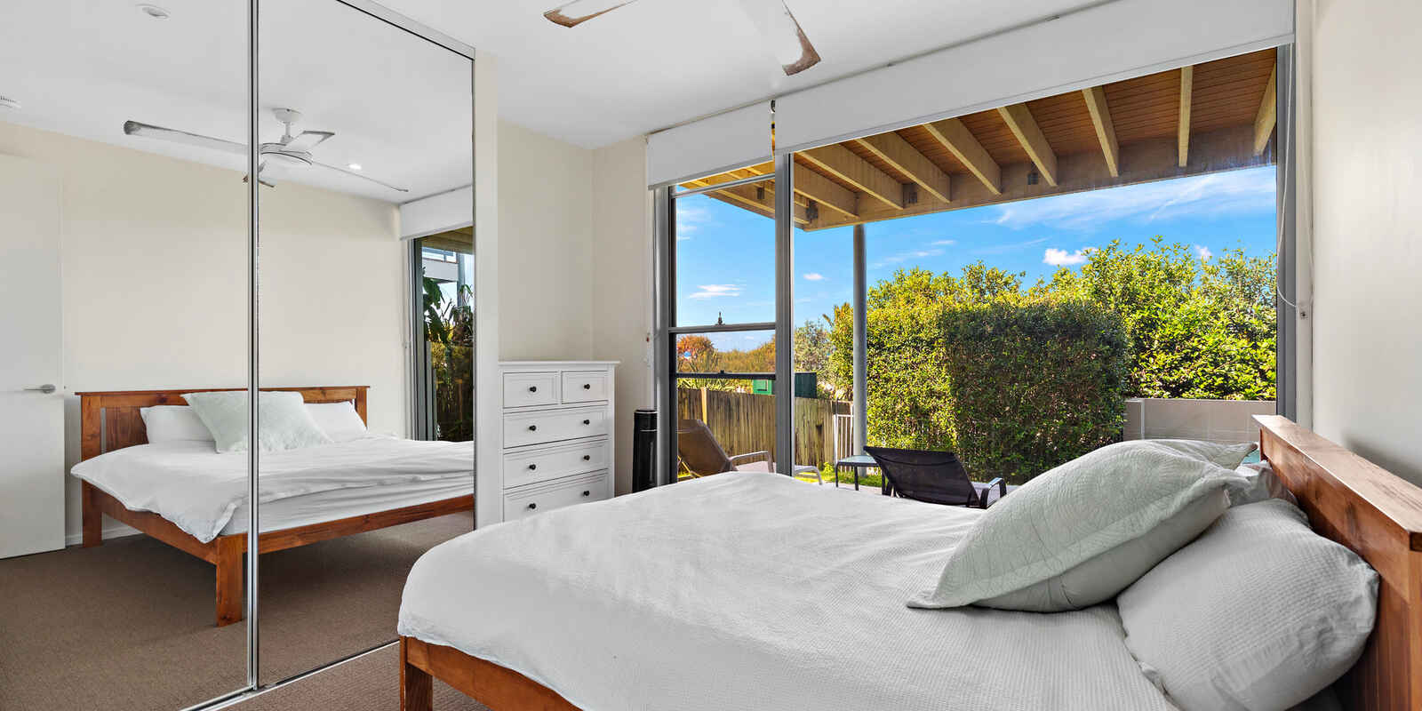 1/32 Corsair Crescent Sunrise Beach 1/32 Corsair Crescent Sunrise Beach