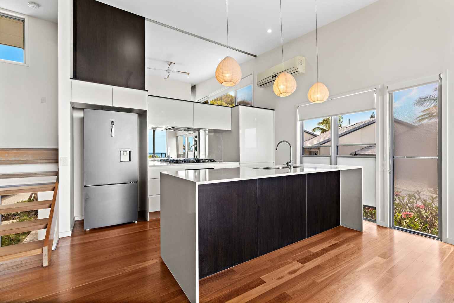 1/32 Corsair Crescent Sunrise Beach 1/32 Corsair Crescent Sunrise Beach