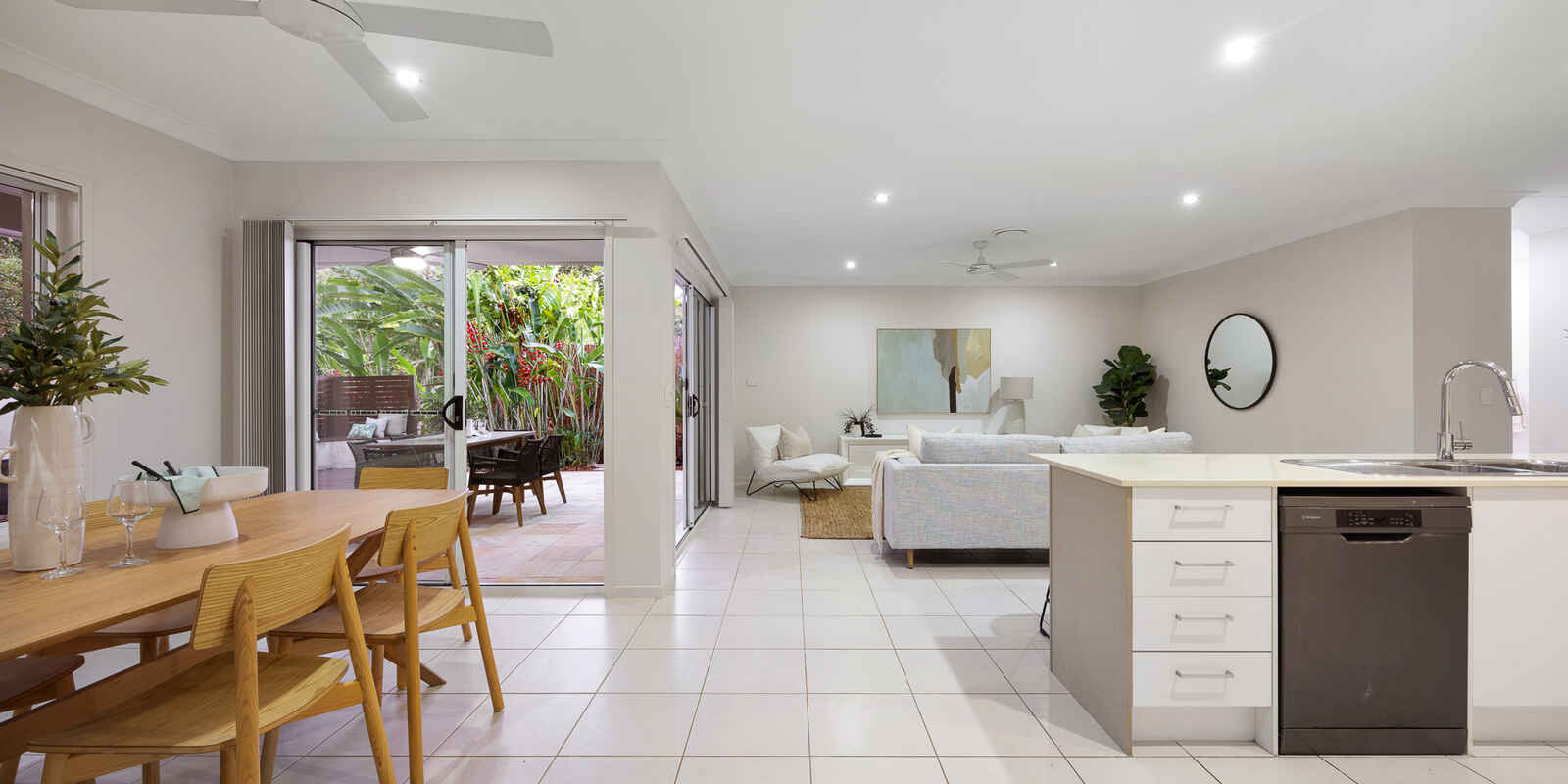 24 Donegal Drive Yaroomba 24 Donegal Drive Yaroomba