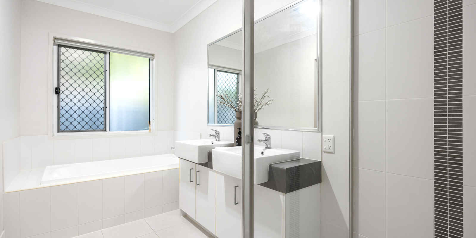 24 Donegal Drive Yaroomba 24 Donegal Drive Yaroomba