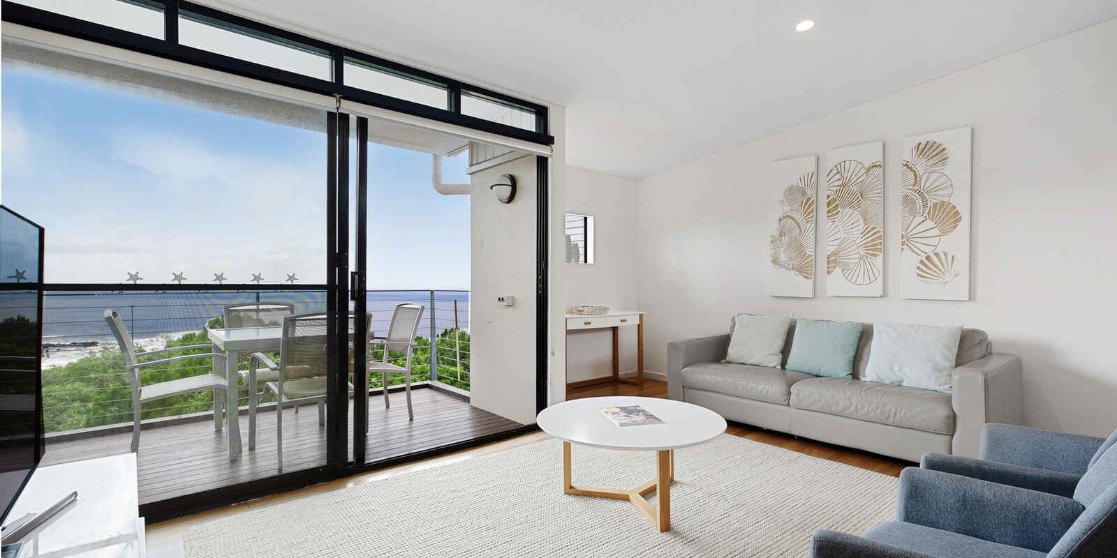 27/1 Bay Terrace Coolum Beach