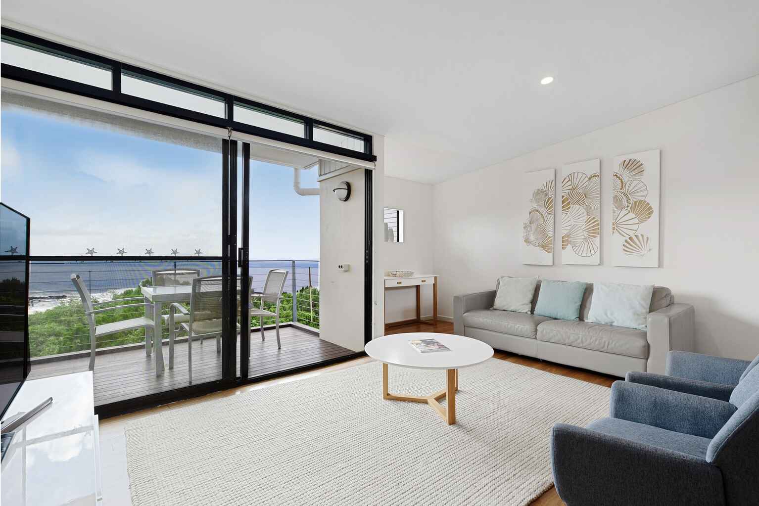 27/1 Bay Terrace Coolum Beach