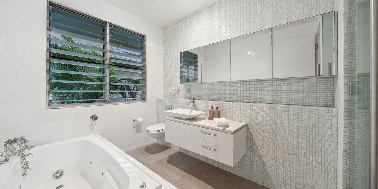 2 Whitehaven Parade Yaroomba