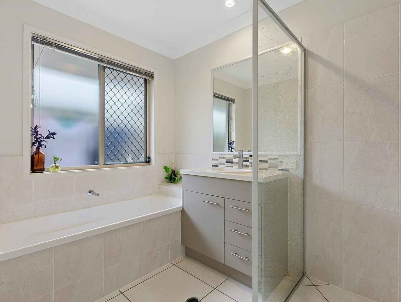 64 Sandhurst Crescent Peregian Springs 64 Sandhurst Crescent Peregian Springs
