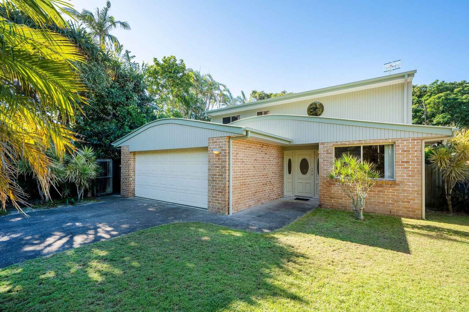 18 Warran Road Yaroomba