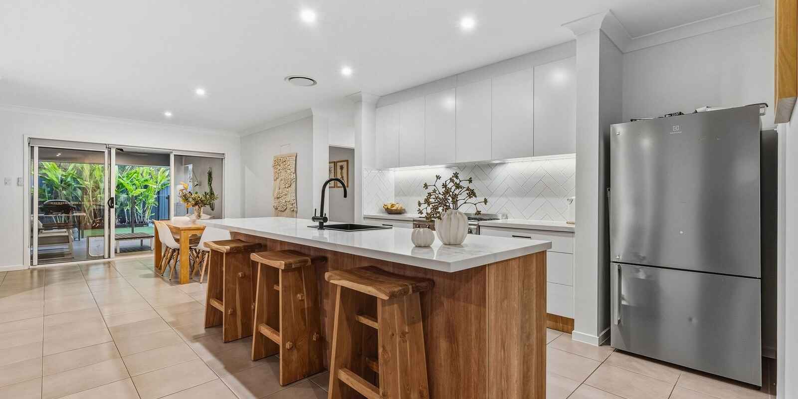 10 Tomoka Close Peregian Springs