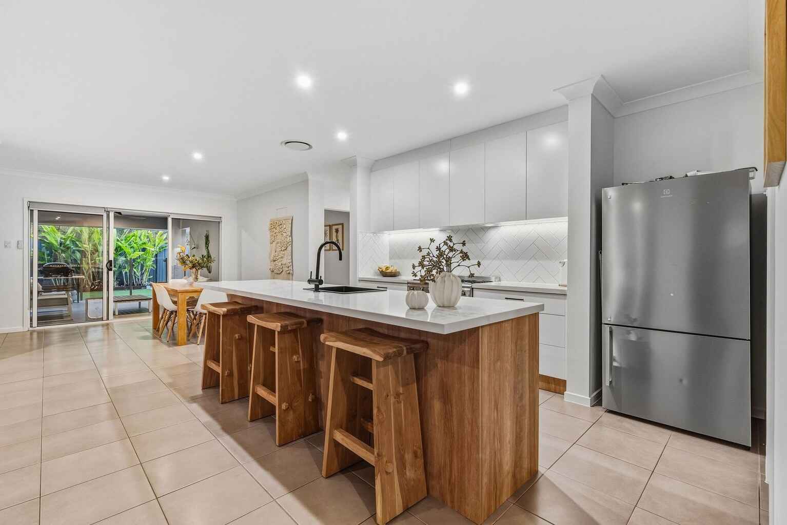 10 Tomoka Close Peregian Springs