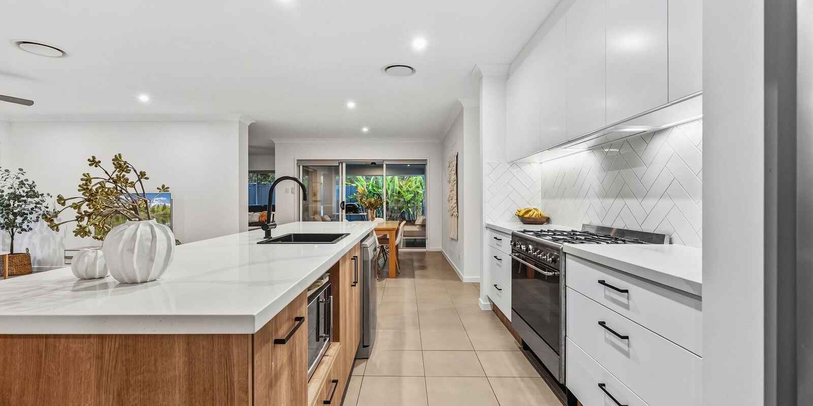 10 Tomoka Close Peregian Springs