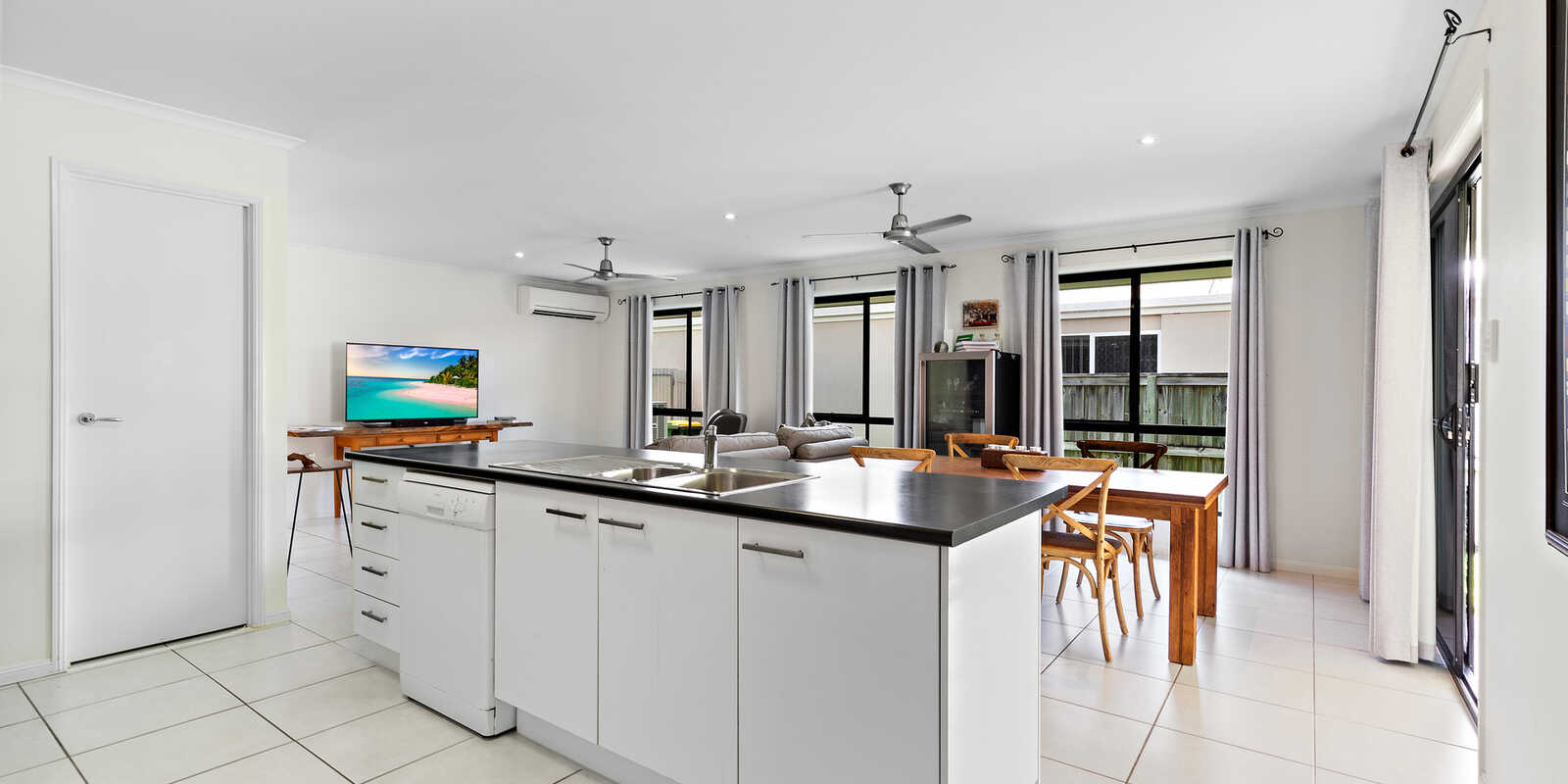61 Gainsborough Crescent Peregian Springs 61 Gainsborough Crescent Peregian Springs